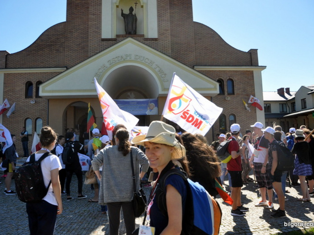 Światowe Dni Młodzieży - pielgrzymi modlili się w świątyni św. Jana Pawła II (FOTO)