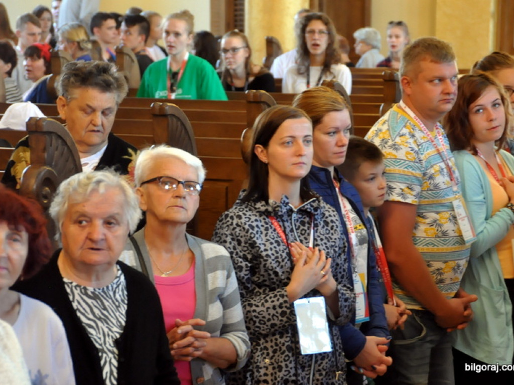 Światowe Dni Młodzieży - pielgrzymi modlili się w świątyni św. Jana Pawła II (FOTO)