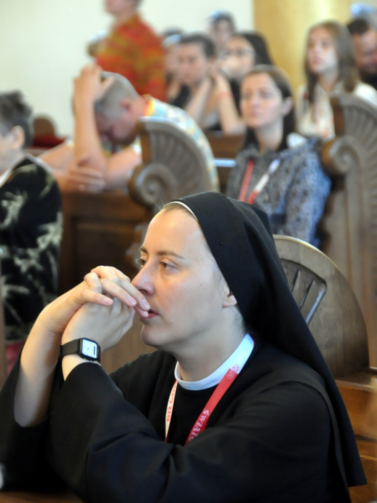 Światowe Dni Młodzieży - pielgrzymi modlili się w świątyni św. Jana Pawła II (FOTO)