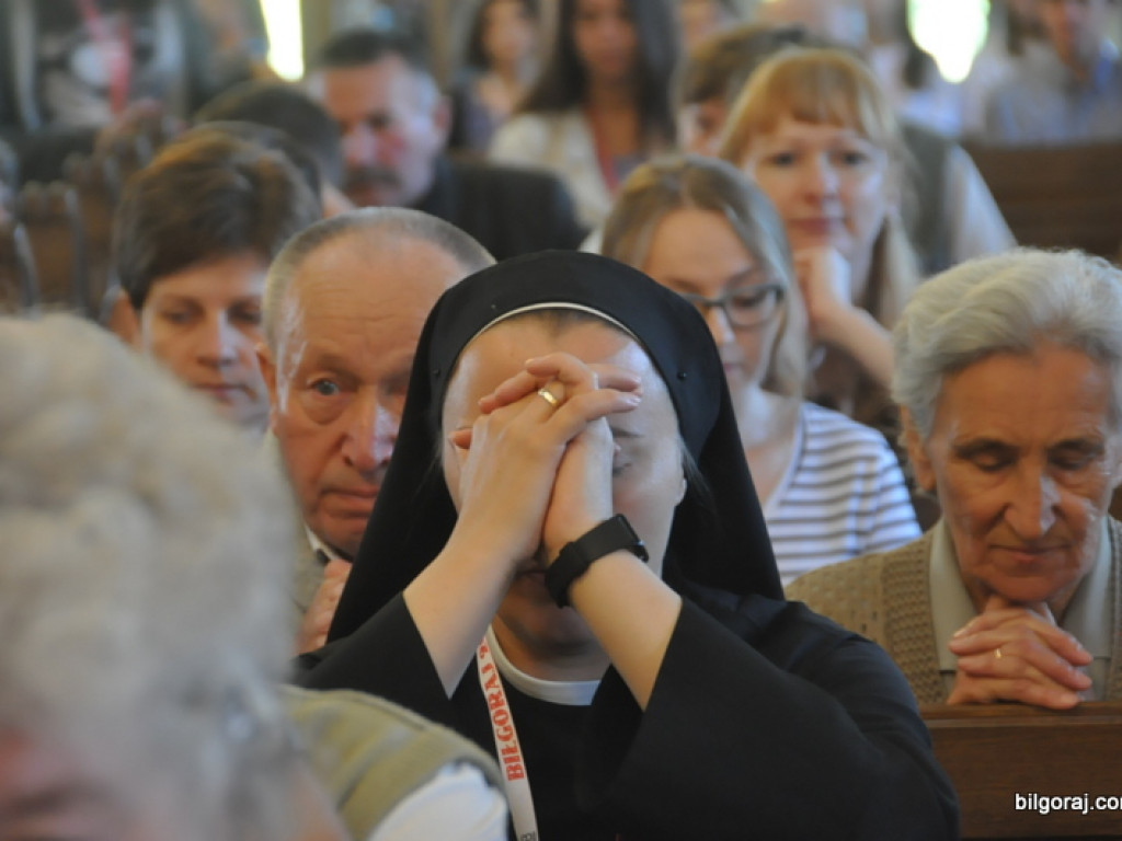 Światowe Dni Młodzieży - pielgrzymi modlili się w świątyni św. Jana Pawła II (FOTO)