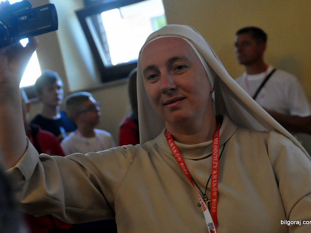 Światowe Dni Młodzieży - pielgrzymi modlili się w świątyni św. Jana Pawła II (FOTO)