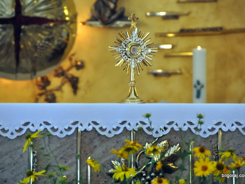 Światowe Dni Młodzieży - pielgrzymi modlili się w świątyni św. Jana Pawła II (FOTO)