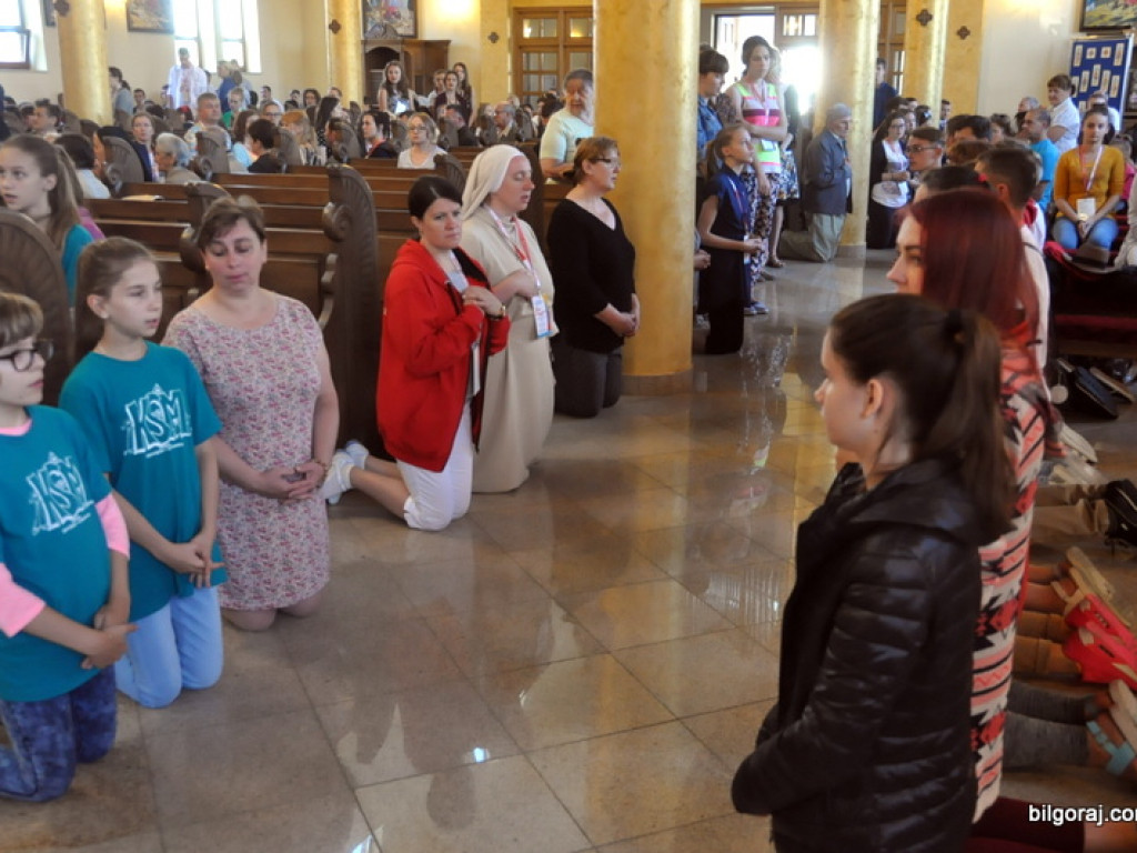 Światowe Dni Młodzieży - pielgrzymi modlili się w świątyni św. Jana Pawła II (FOTO)