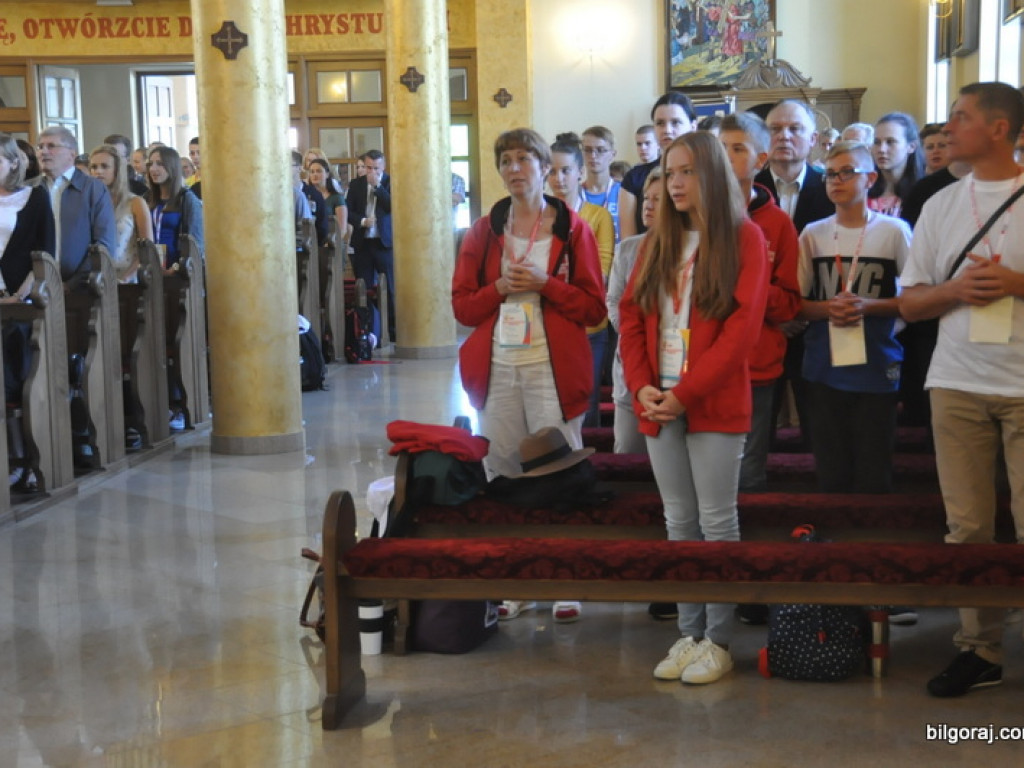 Światowe Dni Młodzieży - pielgrzymi modlili się w świątyni św. Jana Pawła II (FOTO)