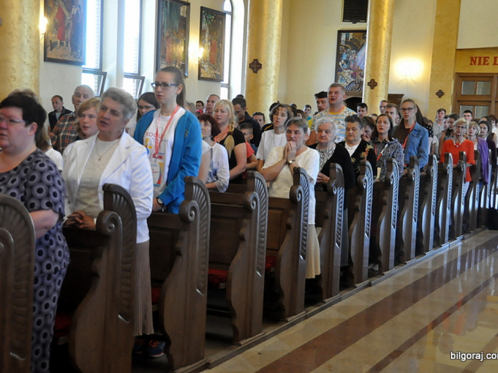 Światowe Dni Młodzieży - pielgrzymi modlili się w świątyni św. Jana Pawła II (FOTO)