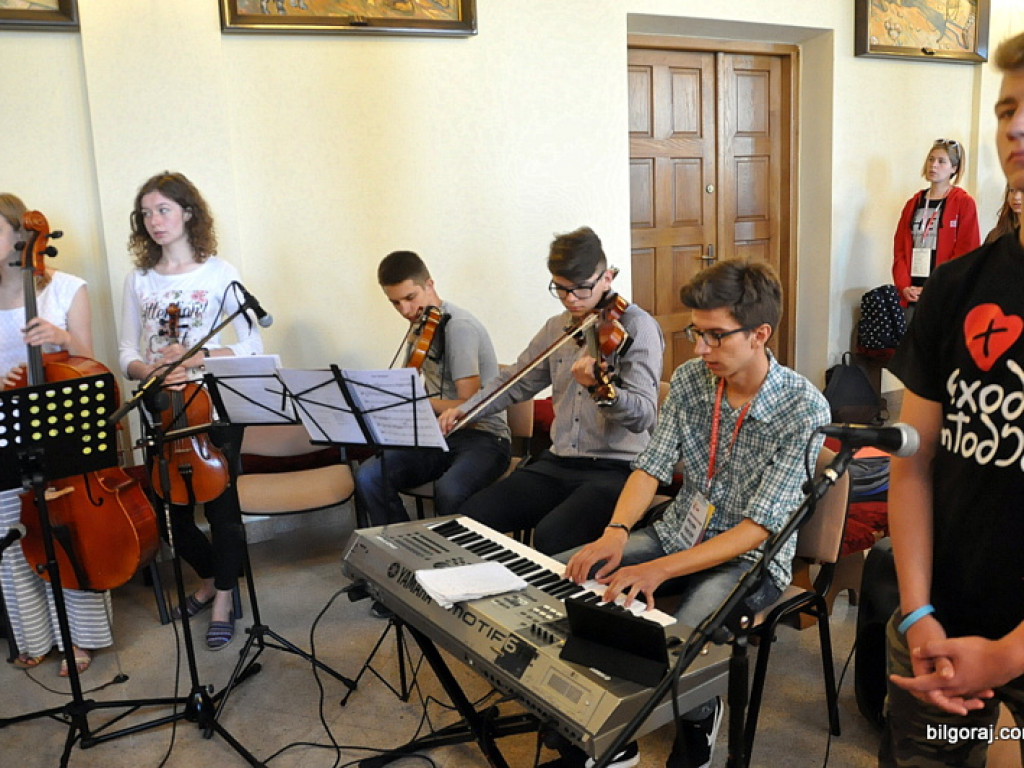 Światowe Dni Młodzieży - pielgrzymi modlili się w świątyni św. Jana Pawła II (FOTO)