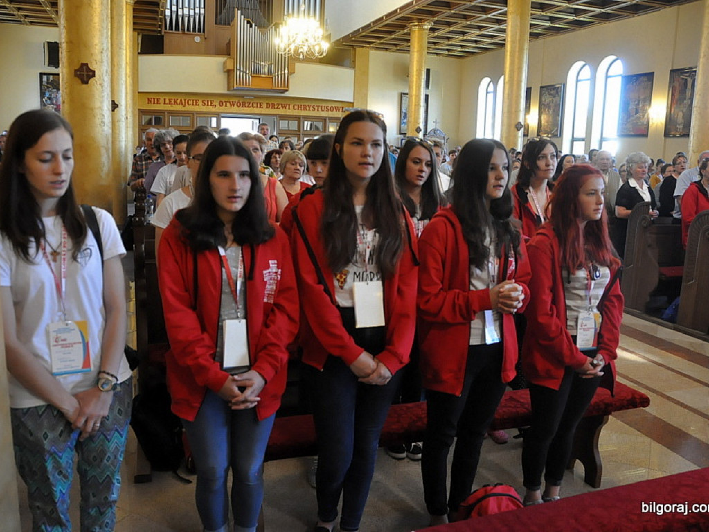Światowe Dni Młodzieży - pielgrzymi modlili się w świątyni św. Jana Pawła II (FOTO)