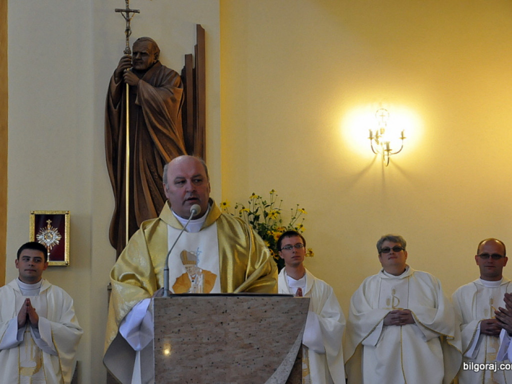 Światowe Dni Młodzieży - pielgrzymi modlili się w świątyni św. Jana Pawła II (FOTO)