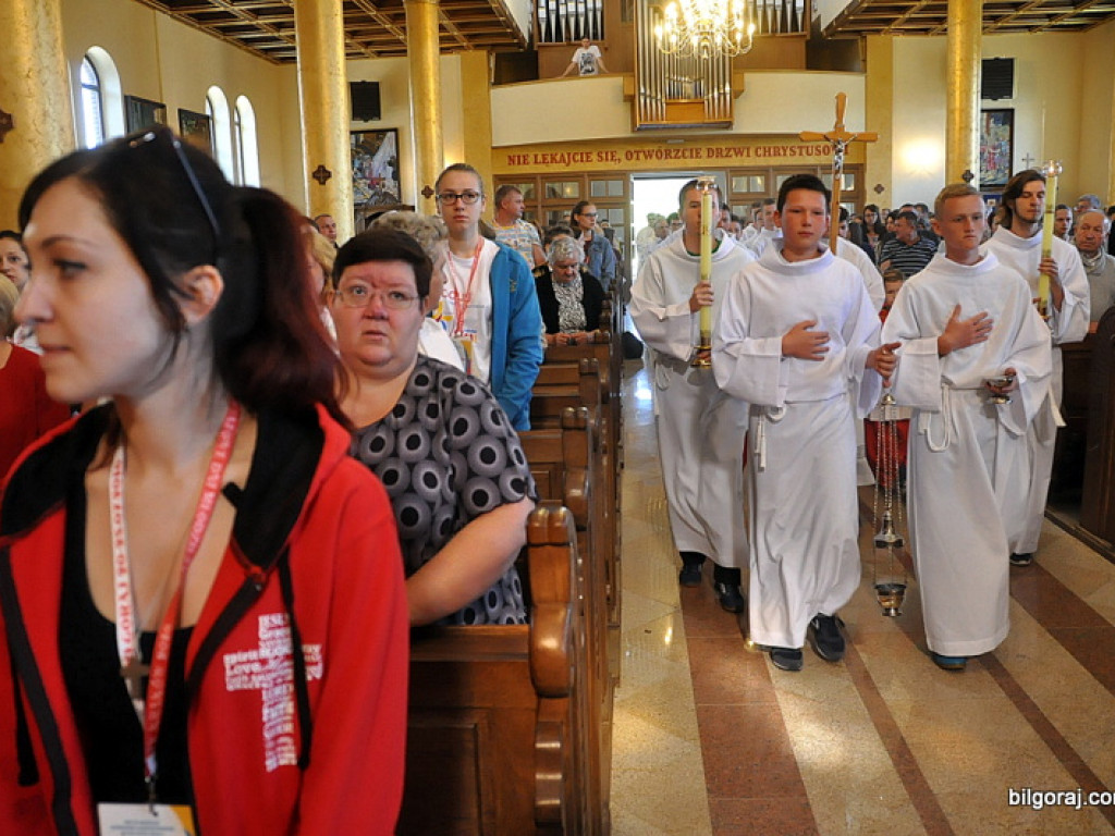 Światowe Dni Młodzieży - pielgrzymi modlili się w świątyni św. Jana Pawła II (FOTO)