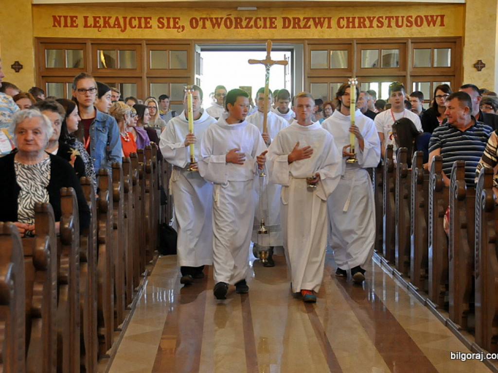 Światowe Dni Młodzieży - pielgrzymi modlili się w świątyni św. Jana Pawła II (FOTO)