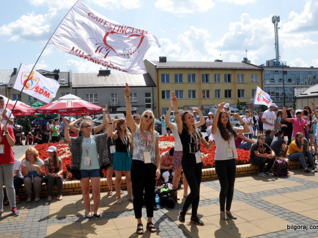 Światowe Dni Młodzieży - pożegnalna Msza u św. Jerzego i ewangelizacja przed ratuszem (FOTO)