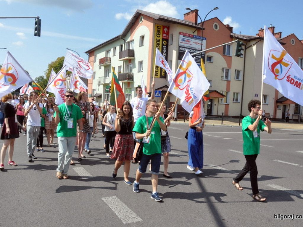 Światowe Dni Młodzieży - pożegnalna Msza u św. Jerzego i ewangelizacja przed ratuszem (FOTO)