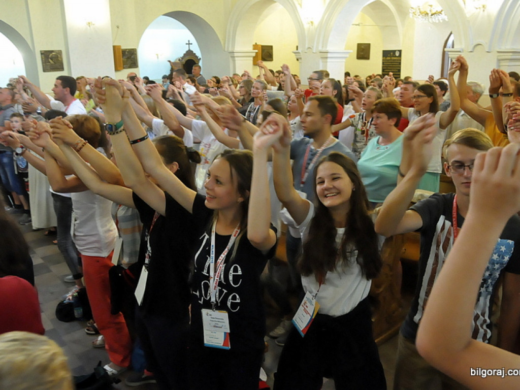 Światowe Dni Młodzieży - pożegnalna Msza u św. Jerzego i ewangelizacja przed ratuszem (FOTO)