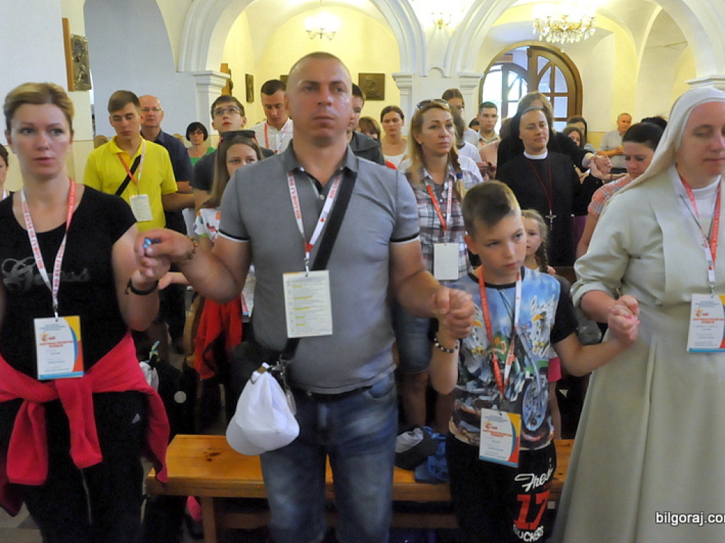 Światowe Dni Młodzieży - pożegnalna Msza u św. Jerzego i ewangelizacja przed ratuszem (FOTO)