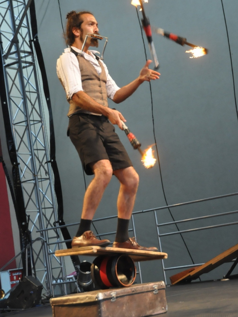 Artyści dla Singera (FOTO)