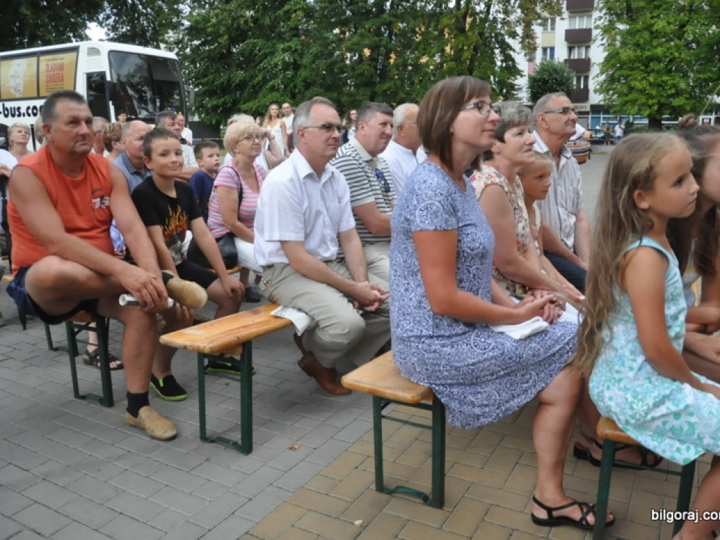 Artyści dla Singera (FOTO)