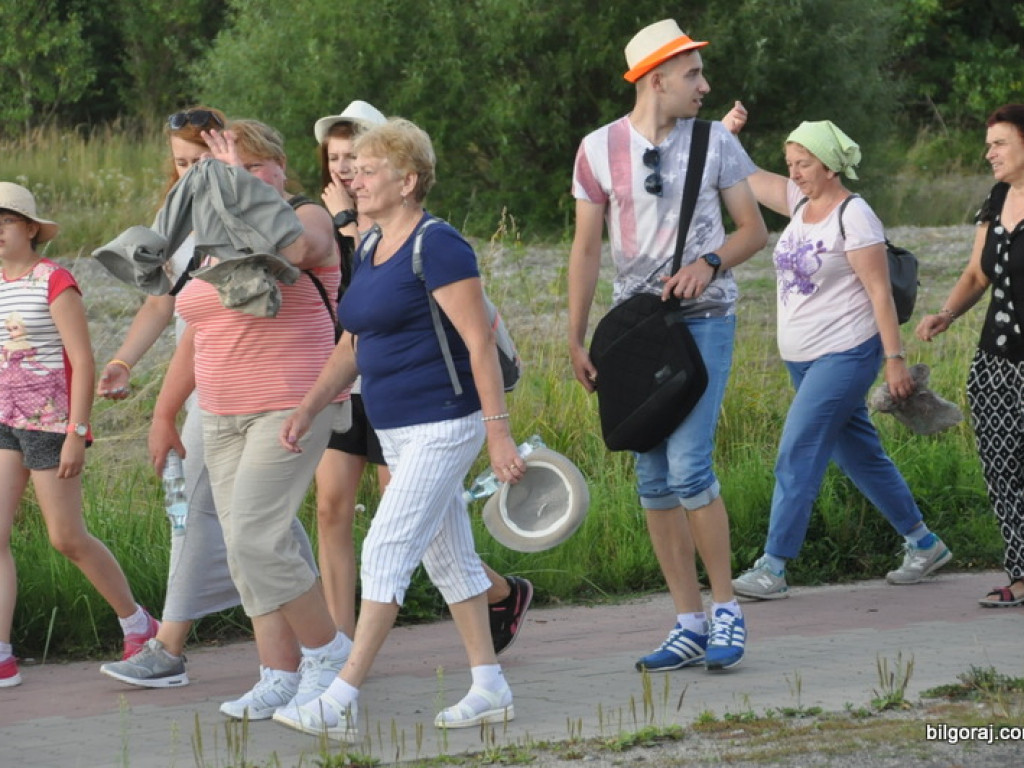Pielgrzymi w drodze na Jasną Górę zawitali na Ziemię Biłgorajską (FOTO)
