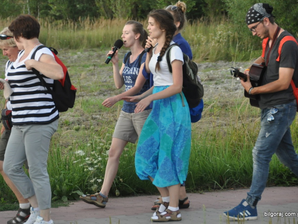 Pielgrzymi w drodze na Jasną Górę zawitali na Ziemię Biłgorajską (FOTO)