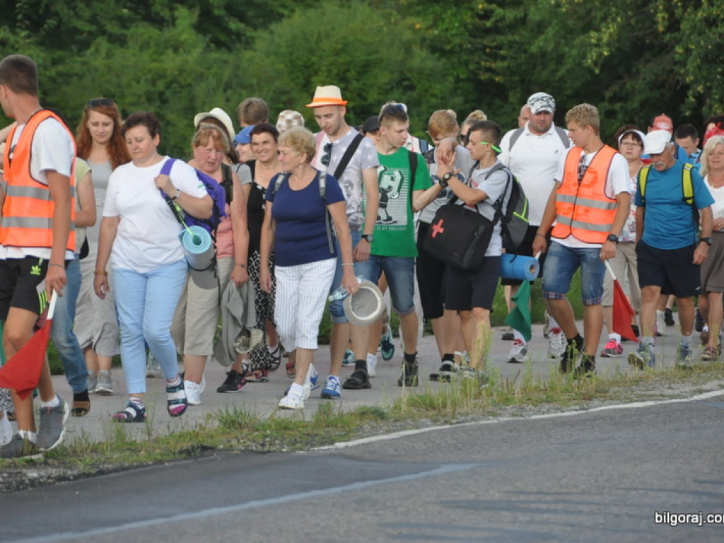 Pielgrzymi w drodze na Jasną Górę zawitali na Ziemię Biłgorajską (FOTO)
