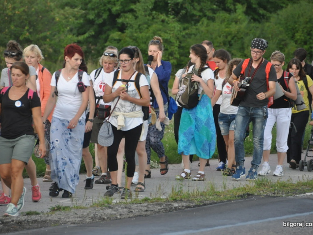 Pielgrzymi w drodze na Jasną Górę zawitali na Ziemię Biłgorajską (FOTO)