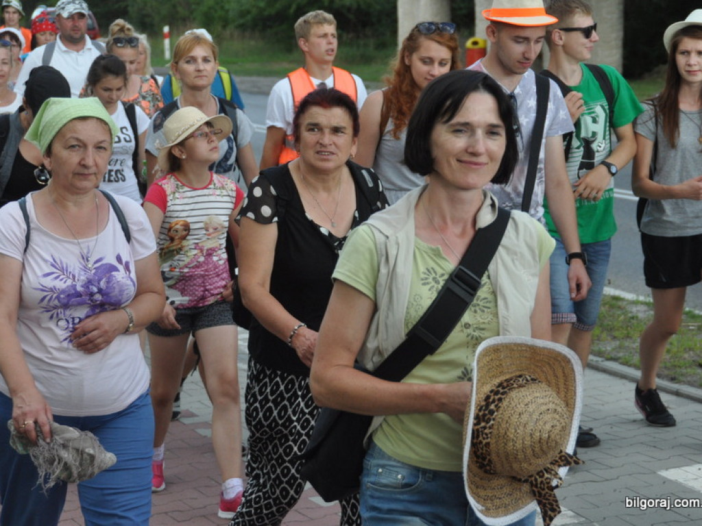 Pielgrzymi w drodze na Jasną Górę zawitali na Ziemię Biłgorajską (FOTO)
