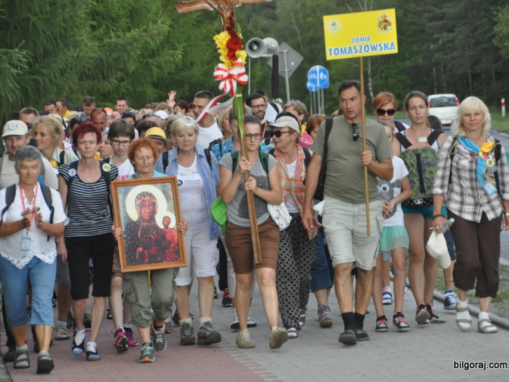 Pielgrzymi w drodze na Jasną Górę zawitali na Ziemię Biłgorajską (FOTO)