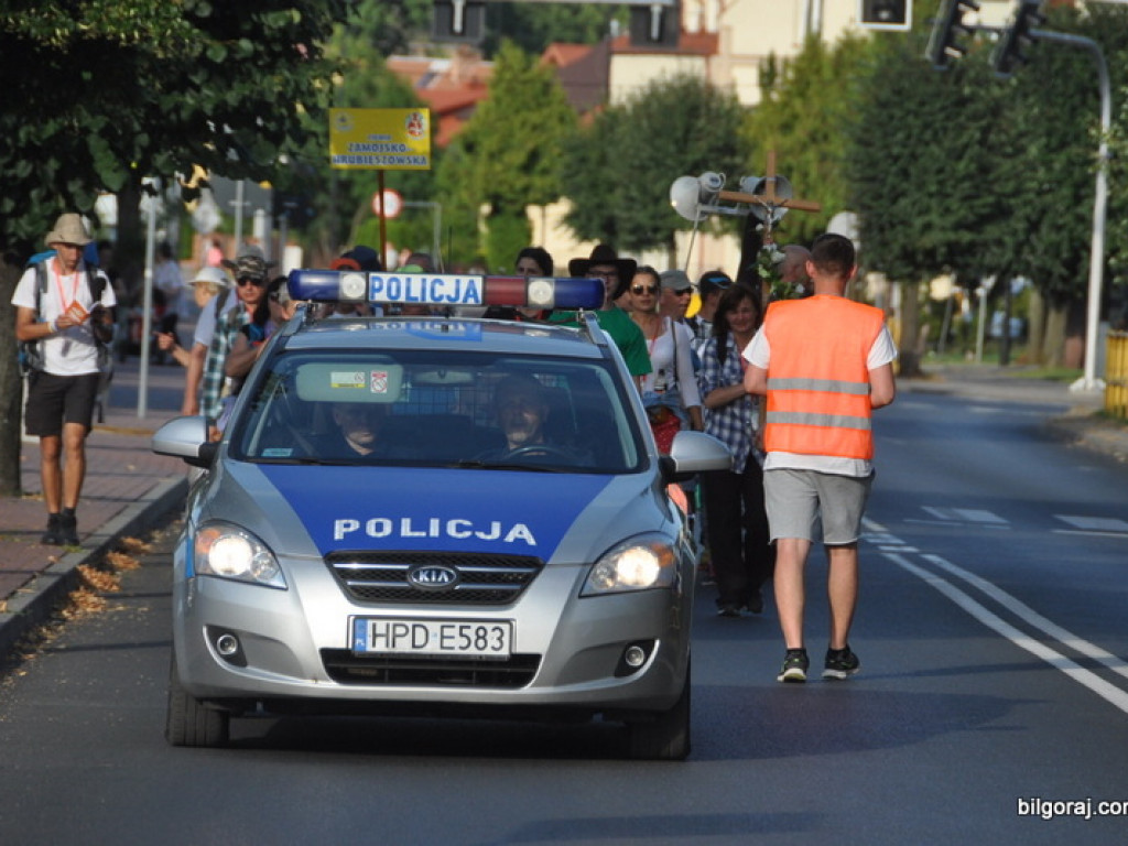 Pielgrzymi zawitali do Biłgoraja. Po raz 34. nasze Miasto jest przystankiem w drodze na Jasną Górę (FOTO)