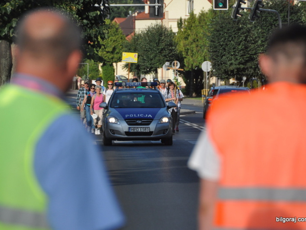 Pielgrzymi zawitali do Biłgoraja. Po raz 34. nasze Miasto jest przystankiem w drodze na Jasną Górę (FOTO)