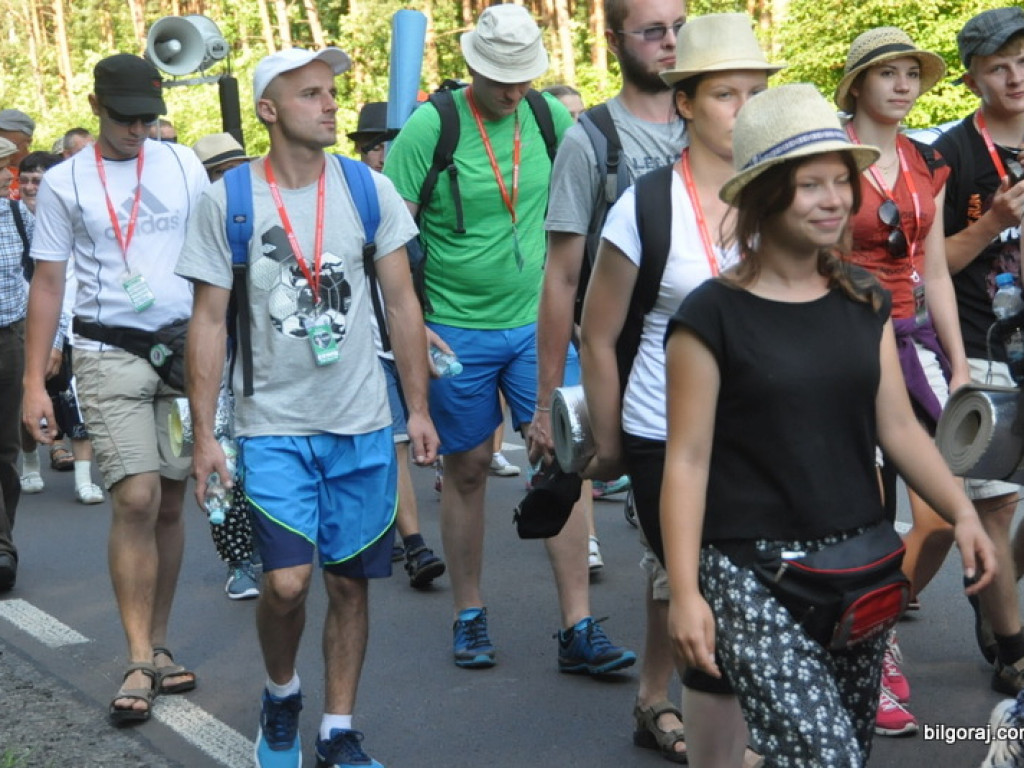Pielgrzymi zawitali do Biłgoraja. Po raz 34. nasze Miasto jest przystankiem w drodze na Jasną Górę (FOTO)
