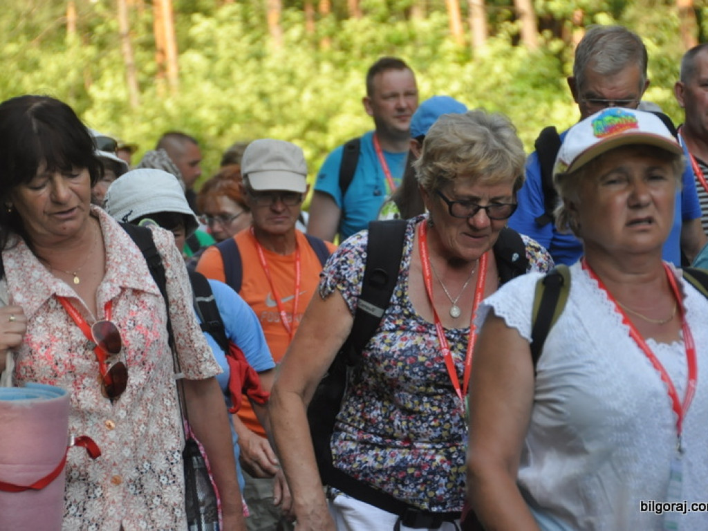 Pielgrzymi zawitali do Biłgoraja. Po raz 34. nasze Miasto jest przystankiem w drodze na Jasną Górę (FOTO)