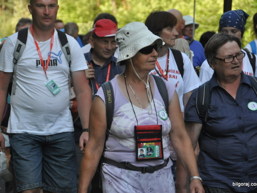 Pielgrzymi zawitali do Biłgoraja. Po raz 34. nasze Miasto jest przystankiem w drodze na Jasną Górę (FOTO)