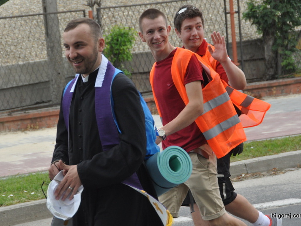 Pielgrzymi z Biłgoraja wyruszyli na pątniczy szlak do Czarnej Madonny (FOTO)