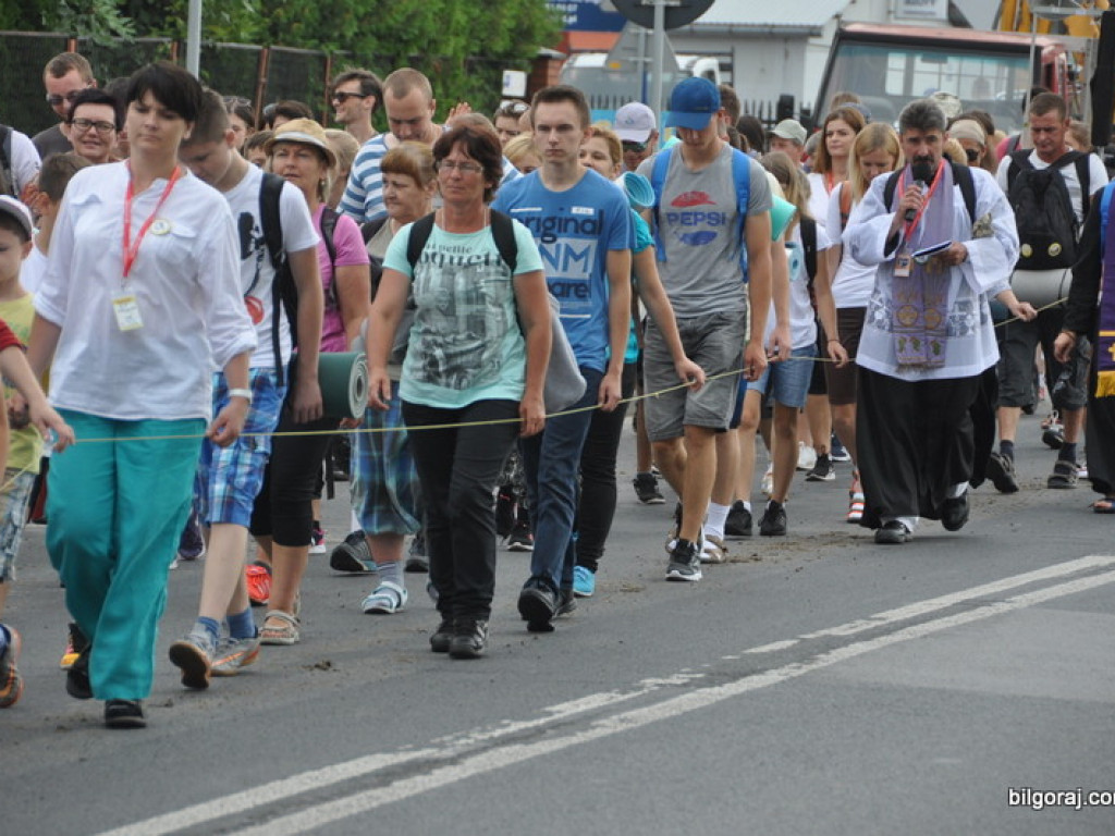 Pielgrzymi z Biłgoraja wyruszyli na pątniczy szlak do Czarnej Madonny (FOTO)