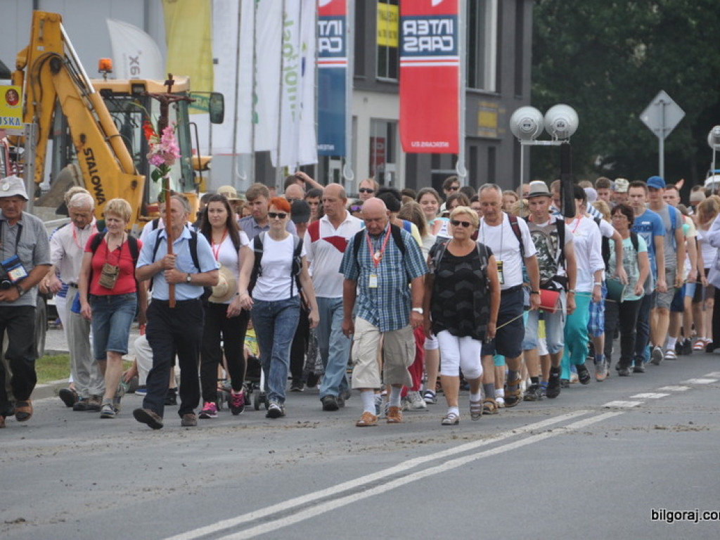 Pielgrzymi z Biłgoraja wyruszyli na pątniczy szlak do Czarnej Madonny (FOTO)
