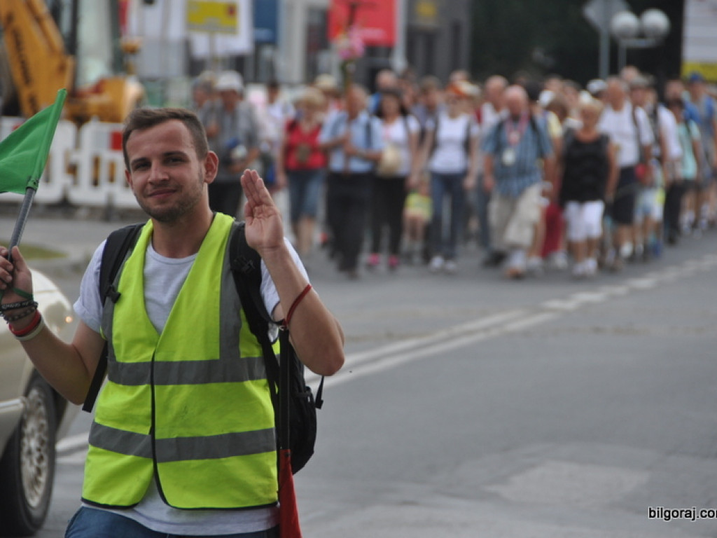 Pielgrzymi z Biłgoraja wyruszyli na pątniczy szlak do Czarnej Madonny (FOTO)