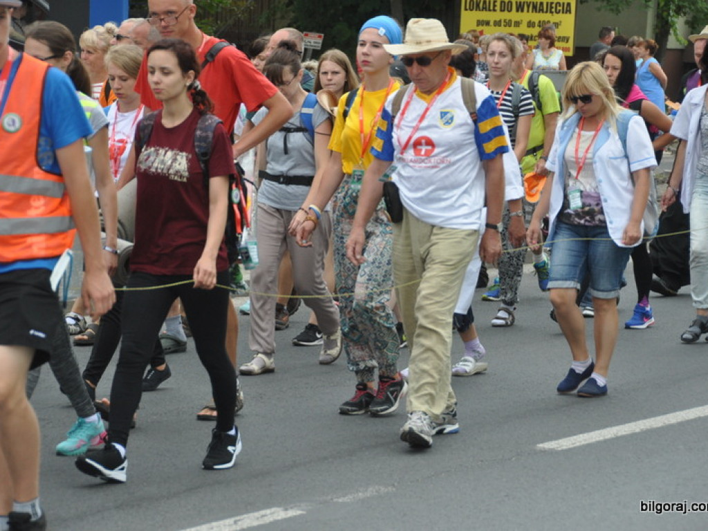 Pielgrzymi z Biłgoraja wyruszyli na pątniczy szlak do Czarnej Madonny (FOTO)