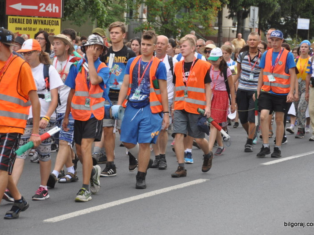 Pielgrzymi z Biłgoraja wyruszyli na pątniczy szlak do Czarnej Madonny (FOTO)