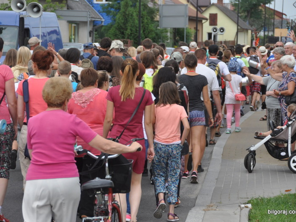 Pielgrzymi z Biłgoraja wyruszyli na pątniczy szlak do Czarnej Madonny (FOTO)
