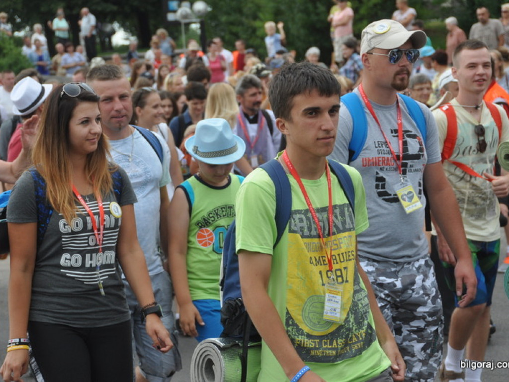 Pielgrzymi z Biłgoraja wyruszyli na pątniczy szlak do Czarnej Madonny (FOTO)