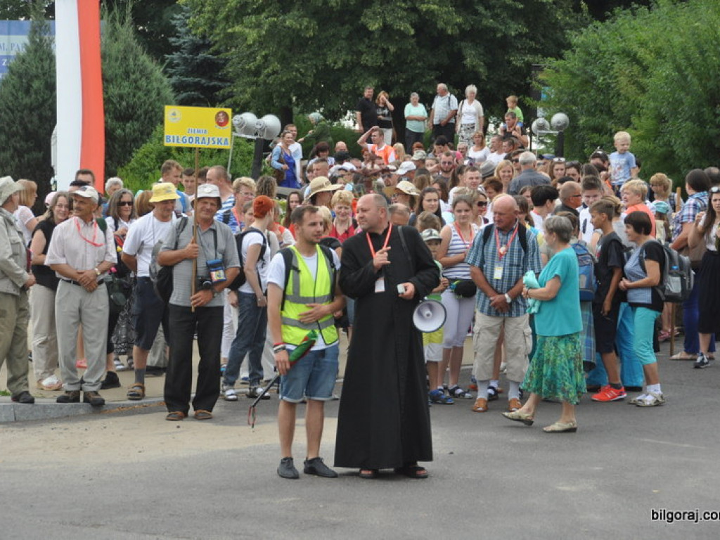 Pielgrzymi z Biłgoraja wyruszyli na pątniczy szlak do Czarnej Madonny (FOTO)