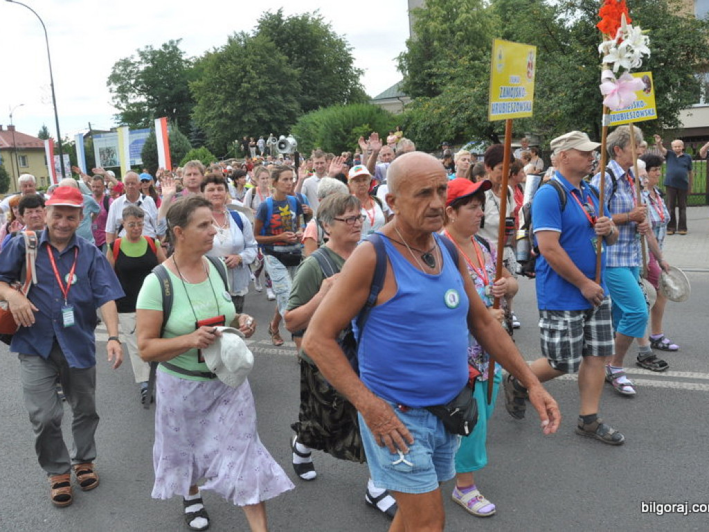 Pielgrzymi z Biłgoraja wyruszyli na pątniczy szlak do Czarnej Madonny (FOTO)