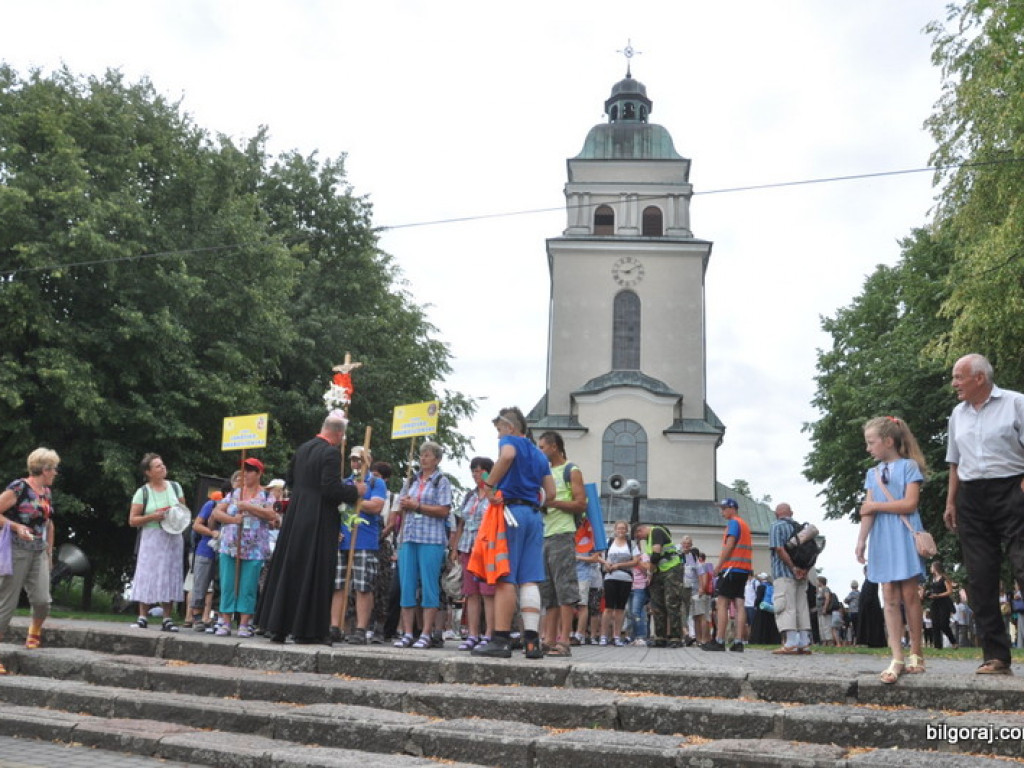 Pielgrzymi z Biłgoraja wyruszyli na pątniczy szlak do Czarnej Madonny (FOTO)