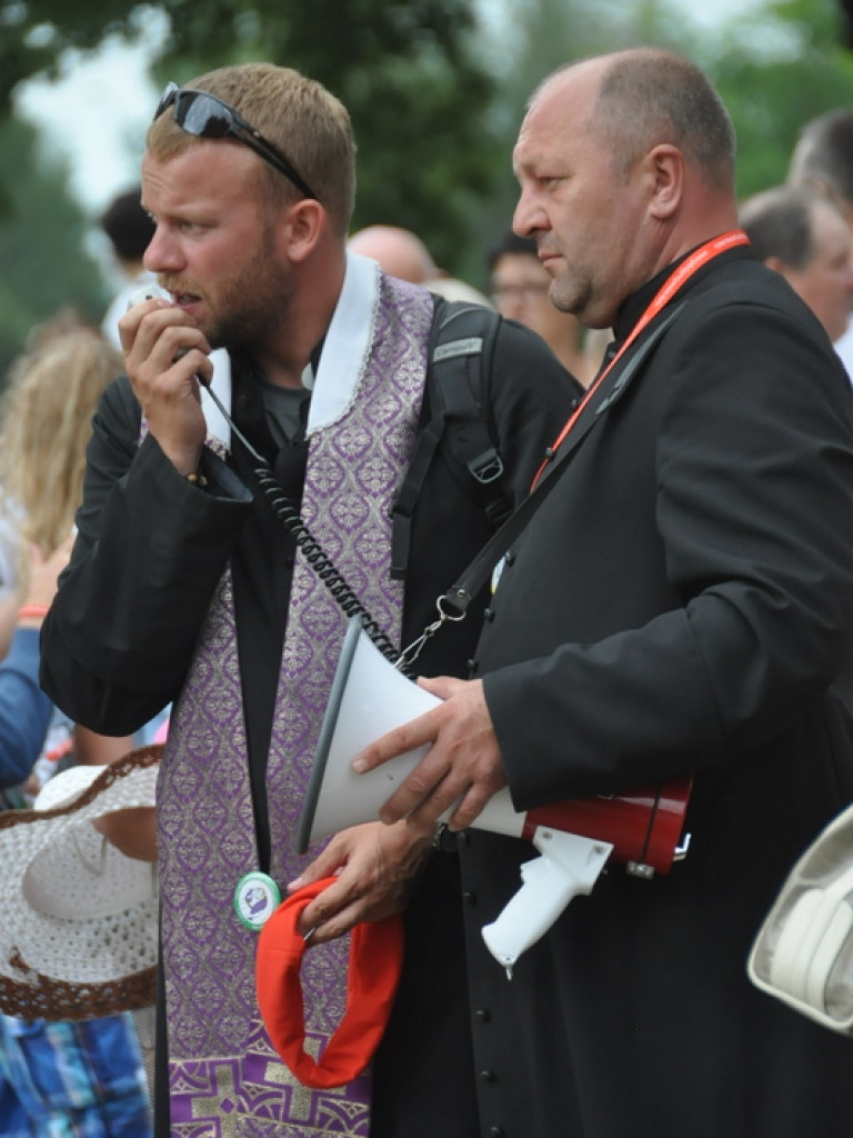 Pielgrzymi z Biłgoraja wyruszyli na pątniczy szlak do Czarnej Madonny (FOTO)