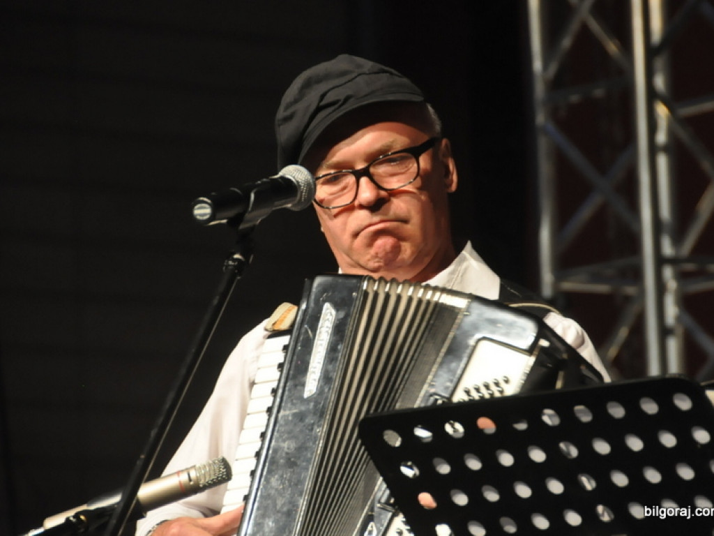 Muzyka i taniec sąsiadów (FOTO)