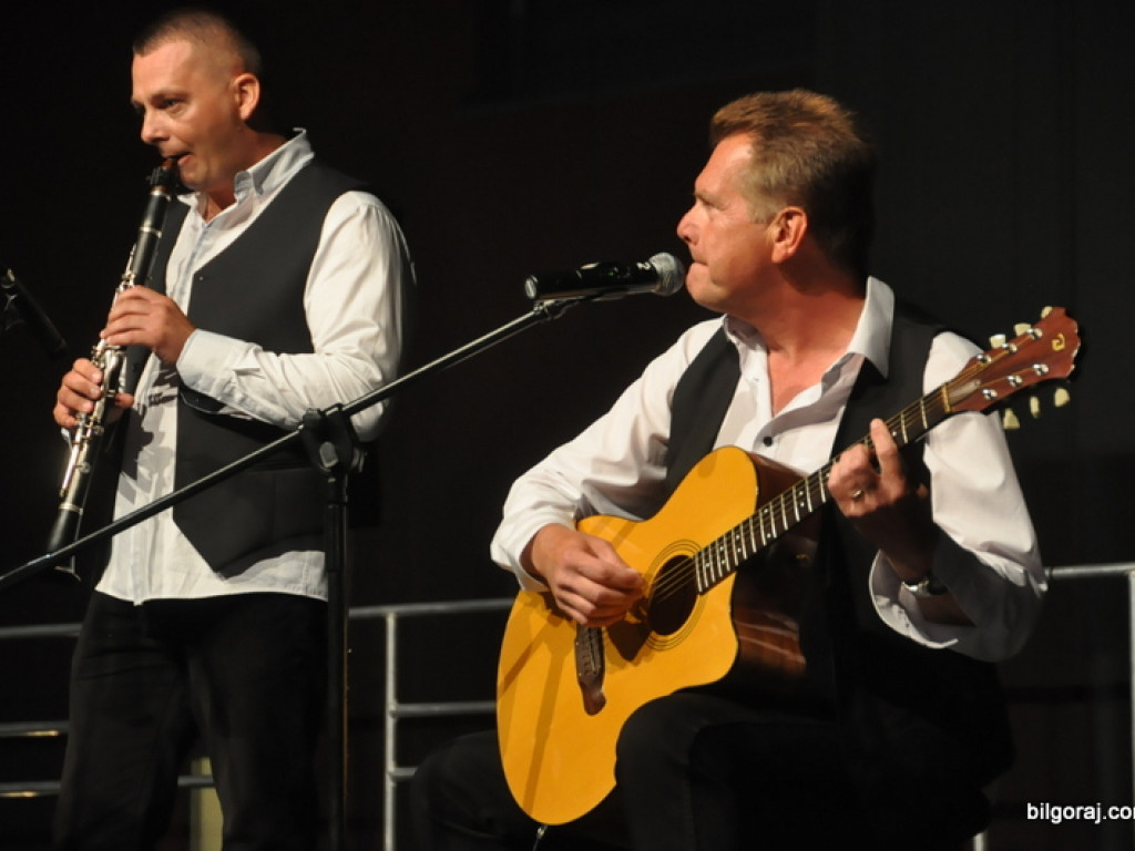 Muzyka i taniec sąsiadów (FOTO)