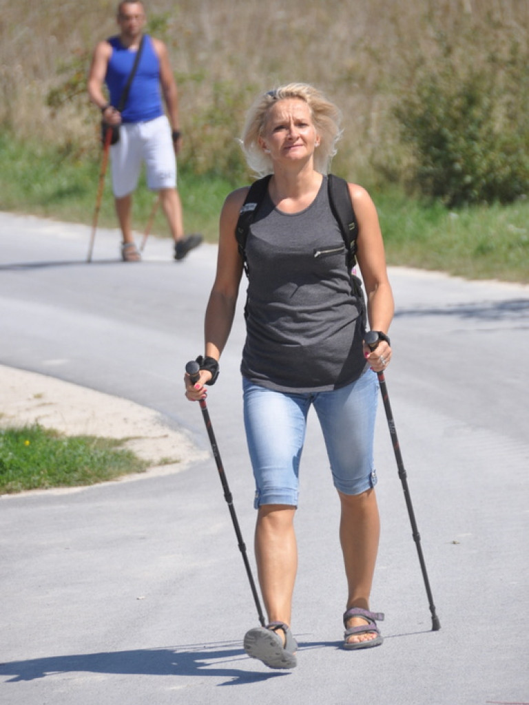 Rajd Nordic Walking po józefowskich szlakach (FOTO)