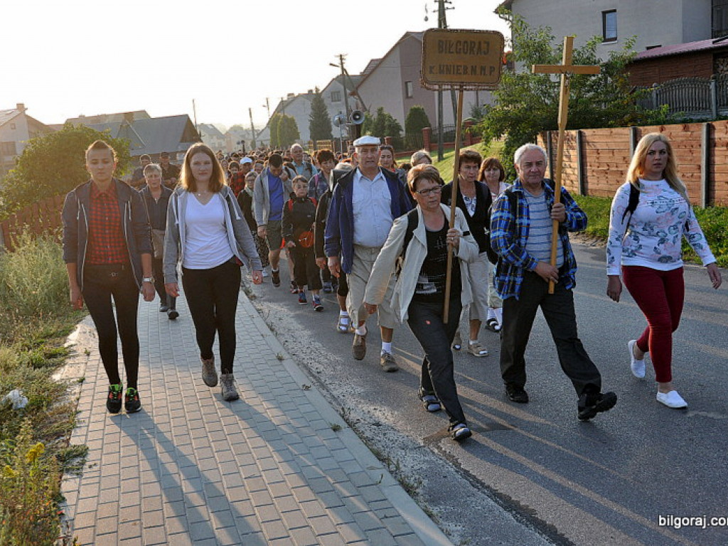 W drodze do Matki Boskiej Łaskawej (FOTO)