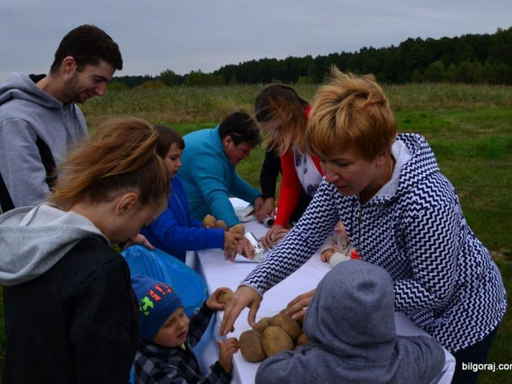 8. Rodzinne piecznie ziemniaków w Gromadzie (FOTO)