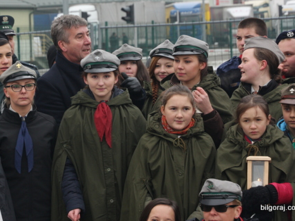 Światło z Betlejem w rękach naszych harcerzy (FOTO)