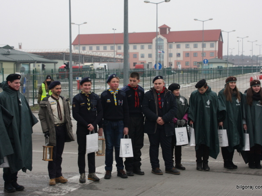 Światło z Betlejem w rękach naszych harcerzy (FOTO)
